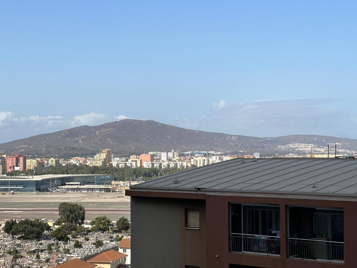 Brand New - Massive Studio - E1 - Self Catering Gibraltar Buitenkant foto